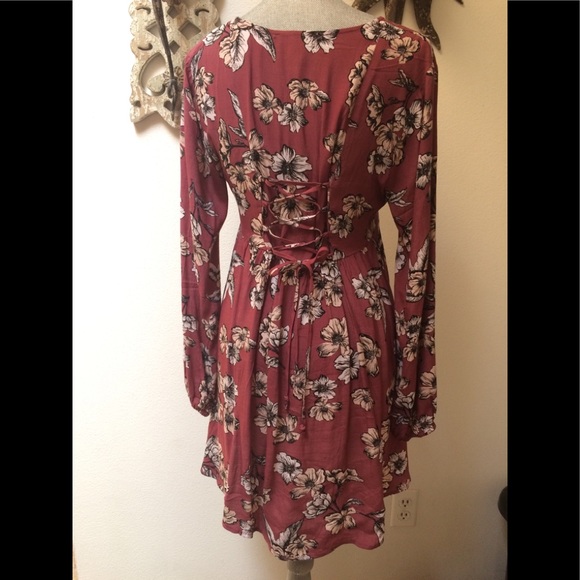 Cute Boho Floral Dress 🌸 - Picture 3 of 5